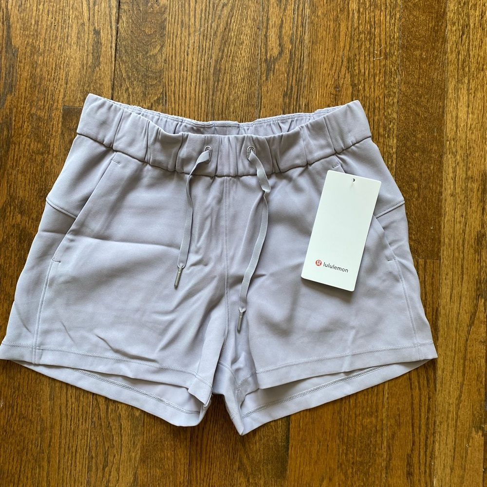 Lululemon On the Fly Woven Shorts 2.5- size 6- color is SLRS